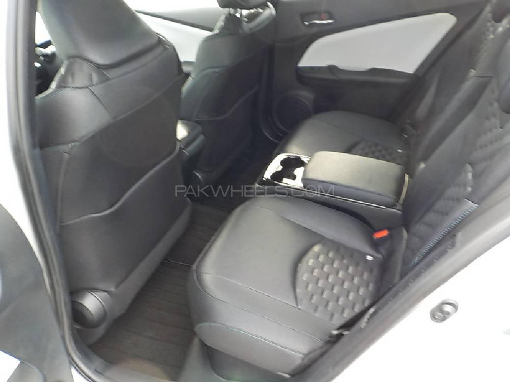 Toyota Prius 2017 for Sale in Karachi Toyota Prius 2017 for Sale in Karachi Image-15