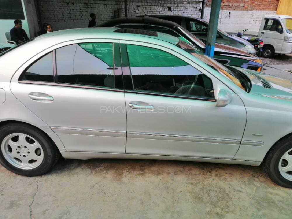Mercedes Benz C Class 2003 for Sale in Lahore Mercedes Benz C Class 2003 for Sale in Lahore Image-3