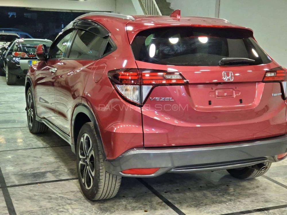 Honda Vezel 2017 for Sale in Lahore Honda Vezel 2017 for Sale in Lahore Image-4