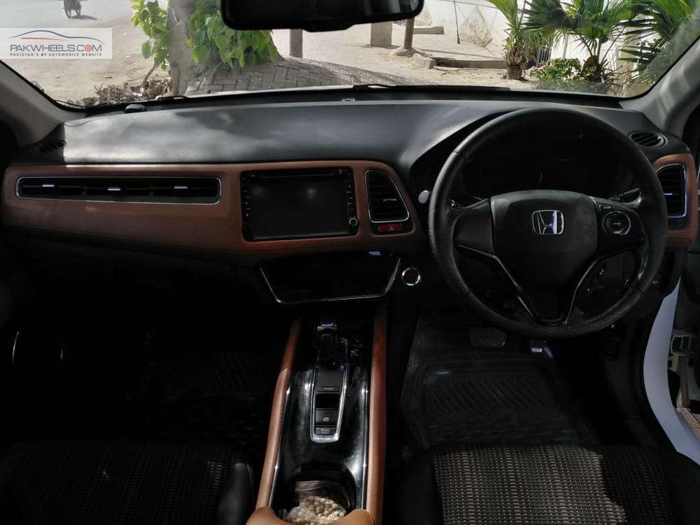 Honda Vezel 2015 for Sale in Karachi Honda Vezel 2015 for Sale in Karachi Image-10