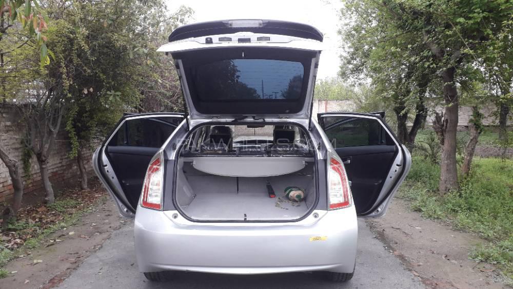 Toyota Prius 2014 for Sale in Faisalabad Toyota Prius 2014 for Sale in Faisalabad Image-10
