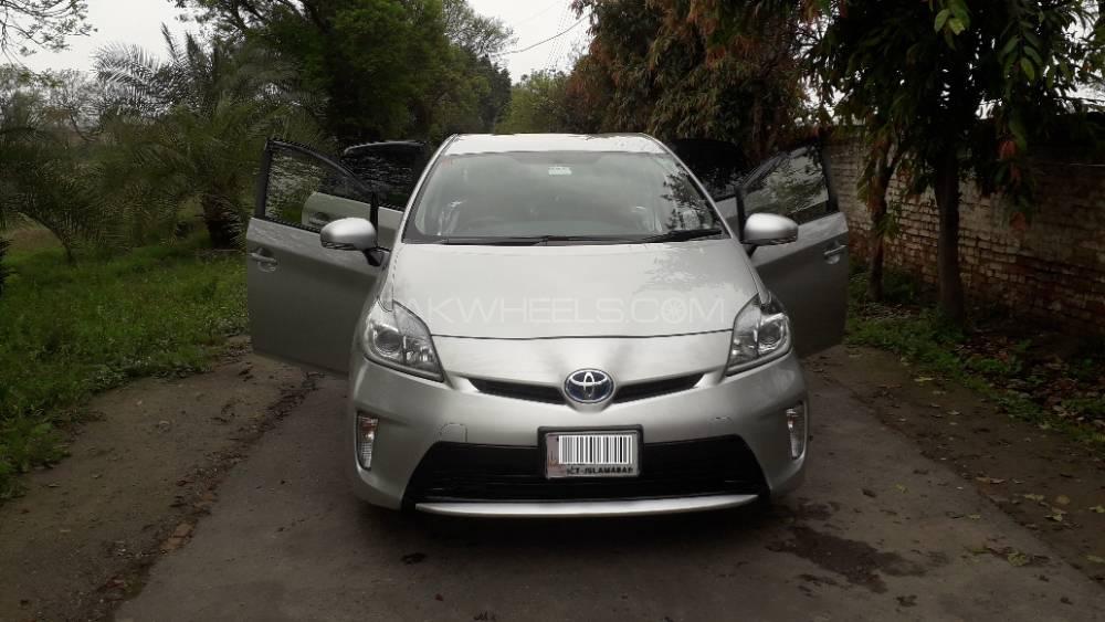 Toyota Prius 2014 for Sale in Faisalabad Toyota Prius 2014 for Sale in Faisalabad Image-2