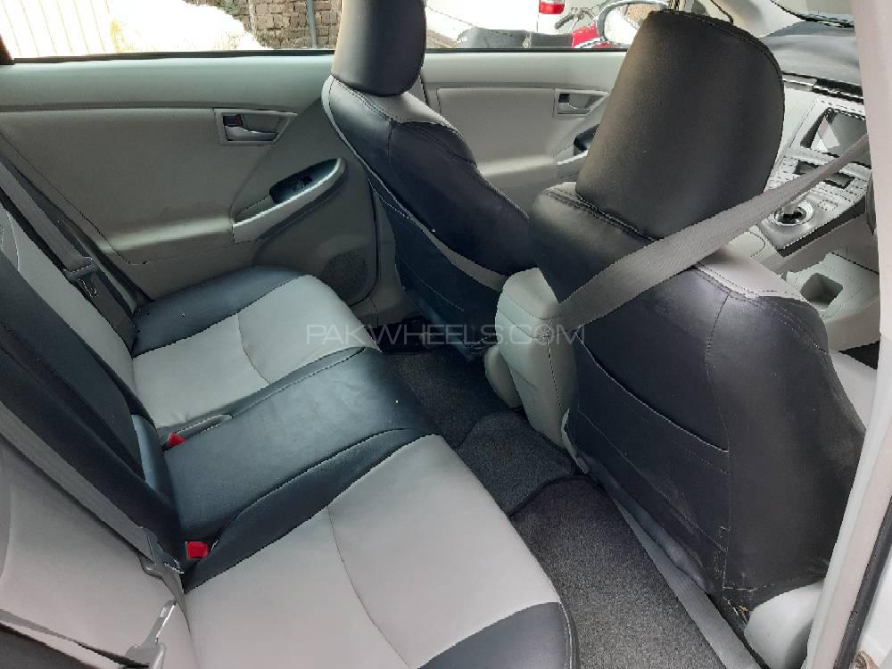 Toyota Prius 2012 for Sale in Sialkot Toyota Prius 2012 for Sale in Sialkot Image-7