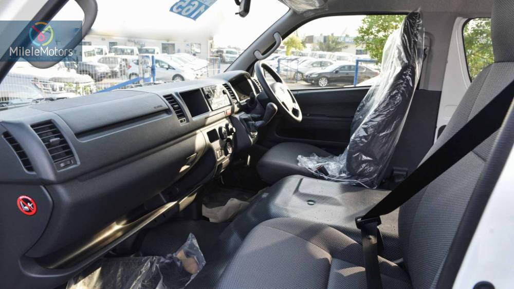 Toyota Hiace 2019 for Sale in Karachi Toyota Hiace 2019 for Sale in Karachi Image-12