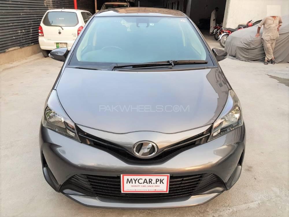 Toyota Vitz 2016 for Sale in Lahore Image-1