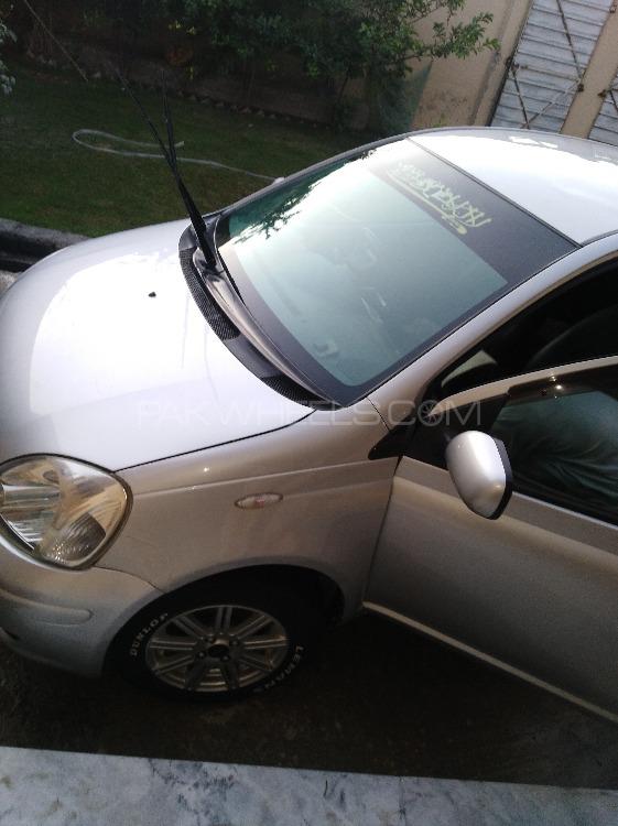 Toyota Vitz 2004 for Sale in Nowshera Image-1