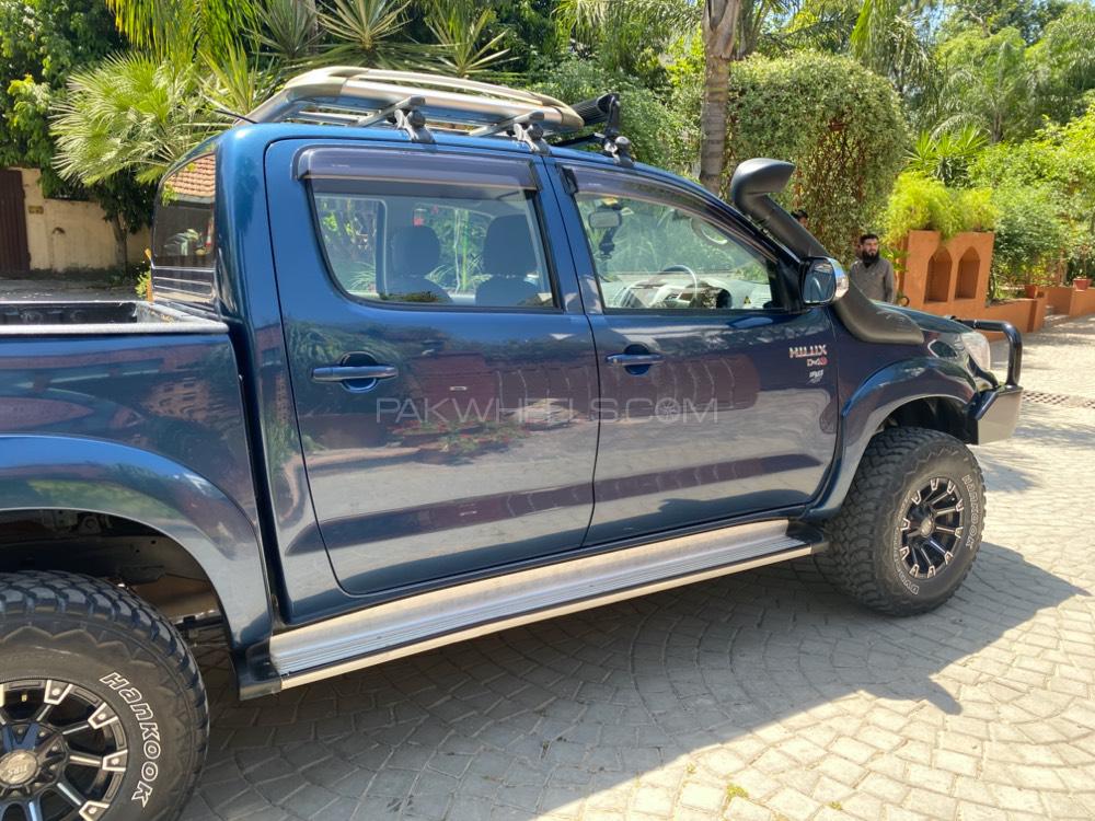 Toyota Hilux 2013 for Sale in Islamabad Toyota Hilux 2013 for Sale in Islamabad Image-9