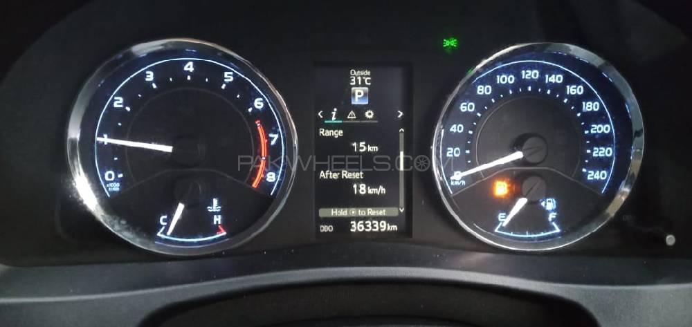 Toyota Corolla 2018 for Sale in Lahore Toyota Corolla 2018 for Sale in Lahore Image-6