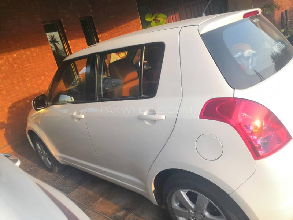 Suzuki Swift 2017 for Sale in Lahore Image-1