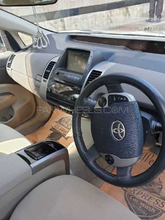 Toyota Prius 2007 for Sale in Sialkot Toyota Prius 2007 for Sale in Sialkot Image-8