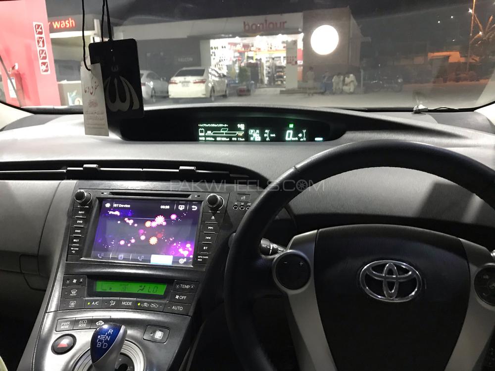 Toyota Prius 2010 for Sale in Peshawar Toyota Prius 2010 for Sale in Peshawar Image-6