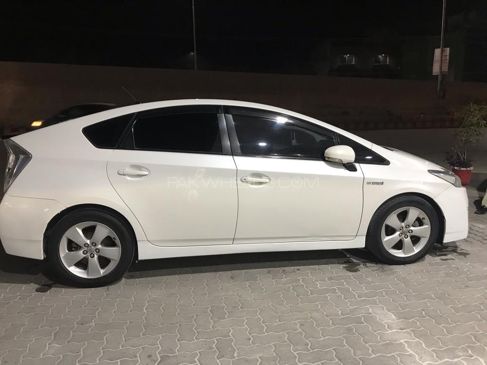 Toyota Prius 2010 for Sale in Peshawar Toyota Prius 2010 for Sale in Peshawar Image-8