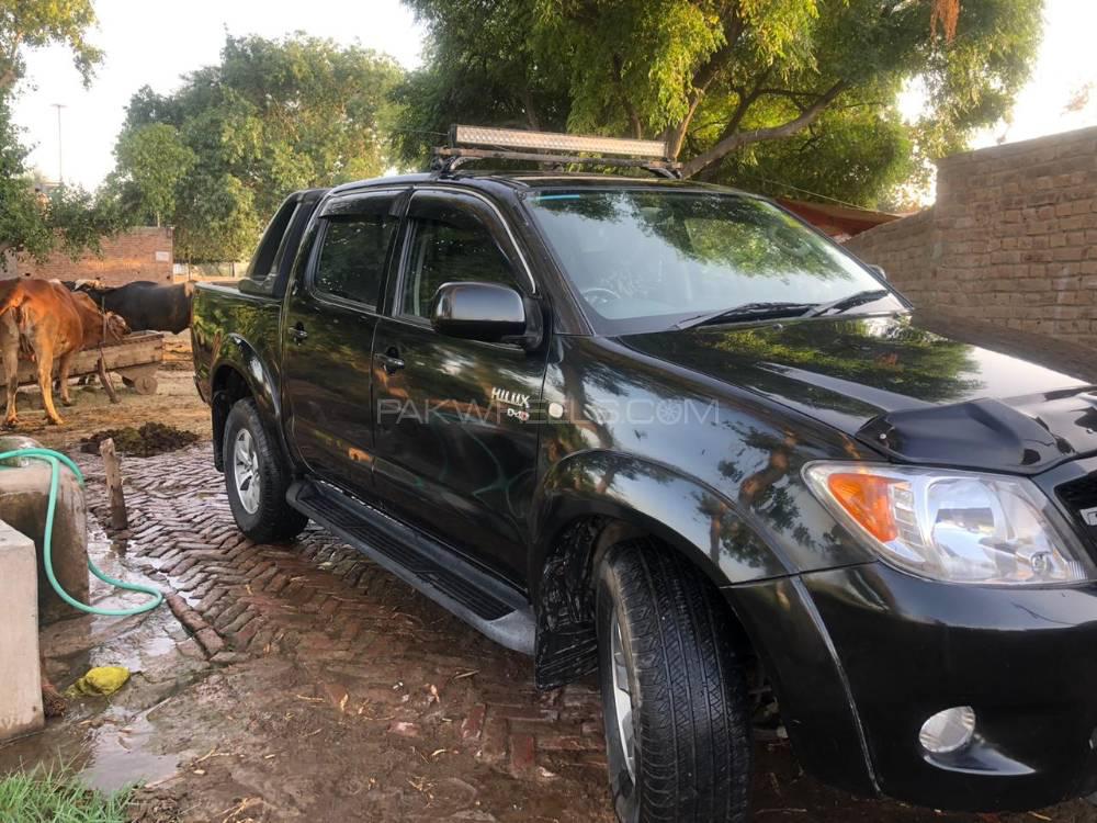 Toyota Hilux 2005 for Sale in Sahiwal Toyota Hilux 2005 for Sale in Sahiwal Image-2