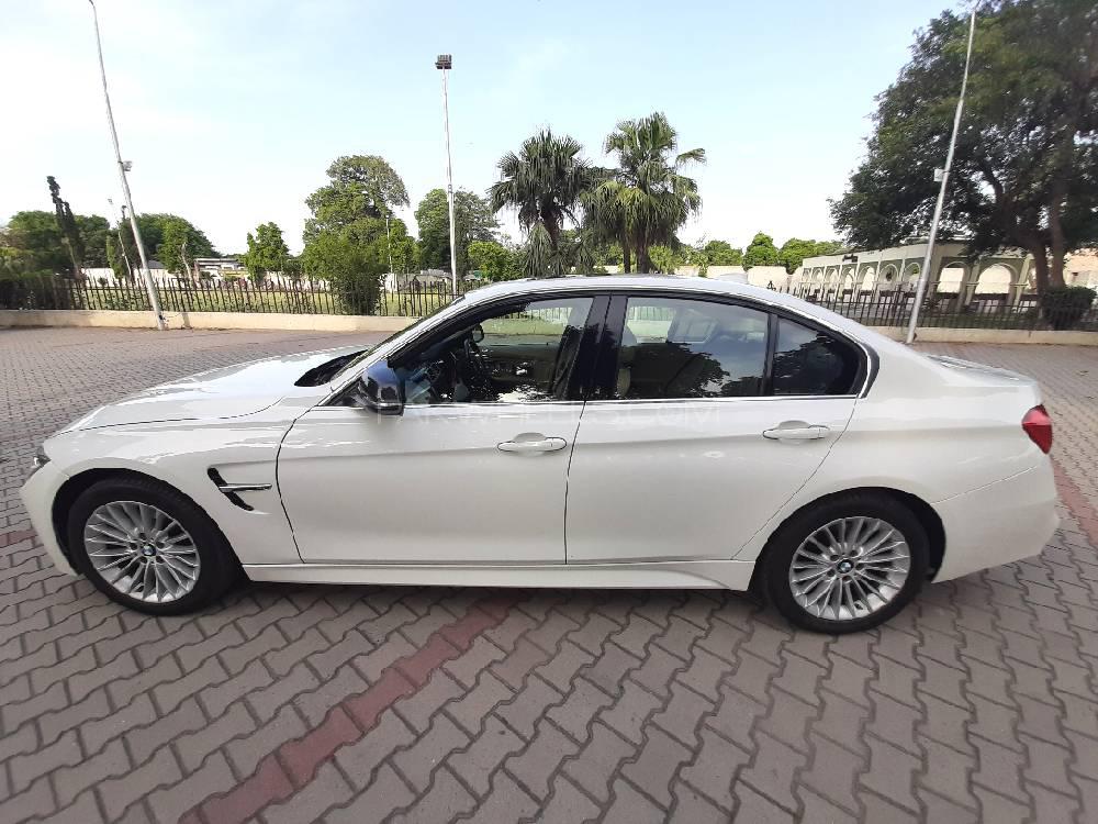 BMW 3 Series 2014 for Sale in Sialkot BMW 3 Series 2014 for Sale in Sialkot Image-5
