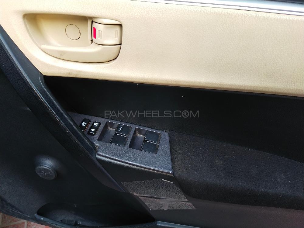 Toyota Corolla 2018 for Sale in Lahore Toyota Corolla 2018 for Sale in Lahore Image-6