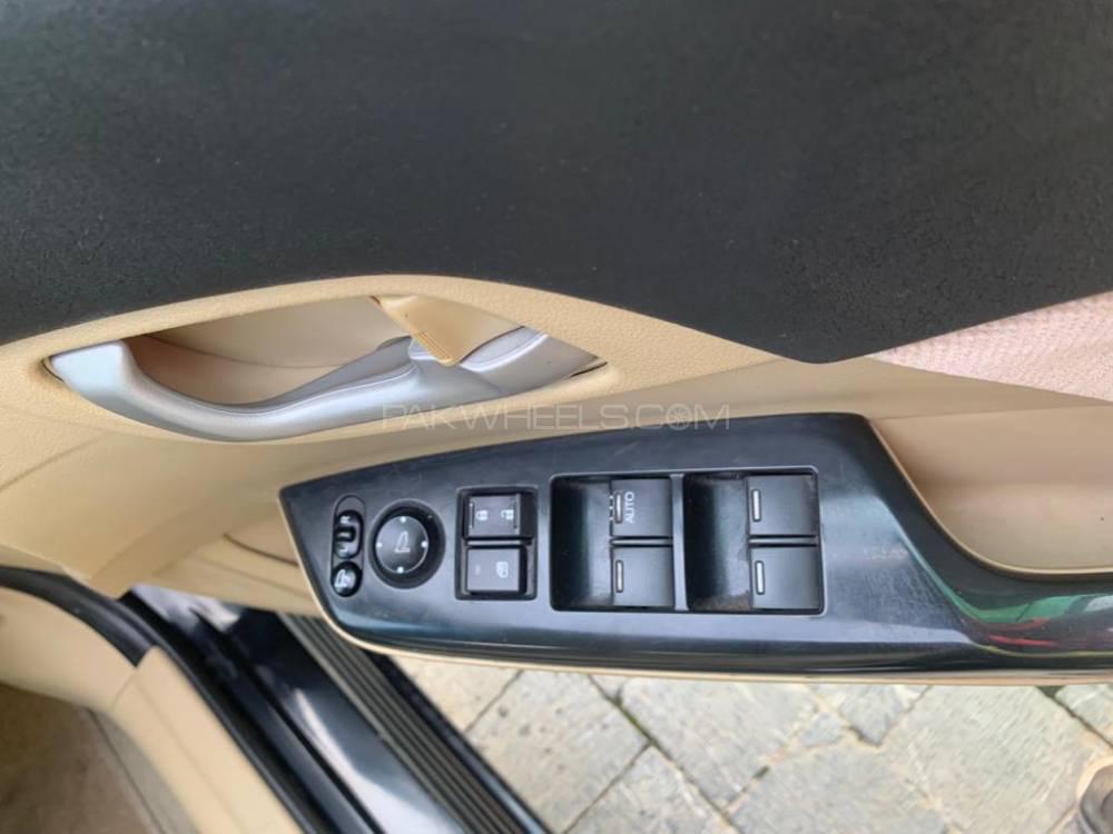 Honda Civic 2013 for Sale in Islamabad Honda Civic 2013 for Sale in Islamabad Image-16