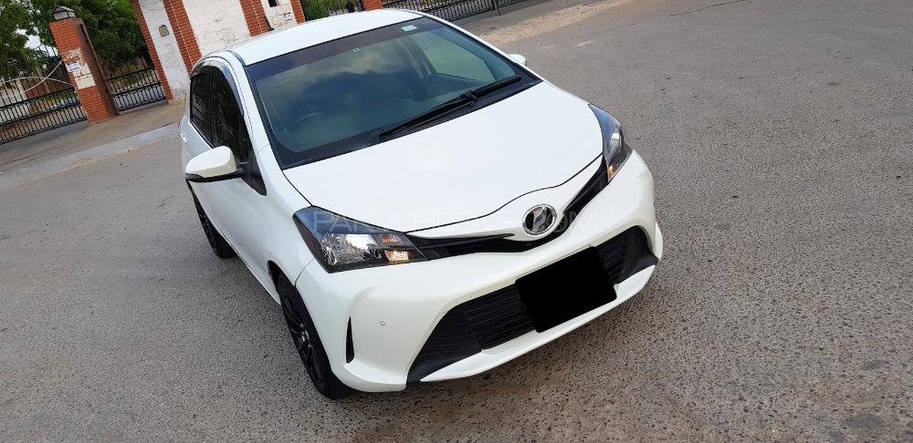 Toyota Vitz 2014 for Sale in Karachi Image-1