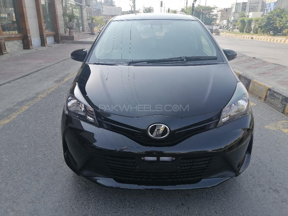 Toyota Vitz 2016 for Sale in Lahore Image-1
