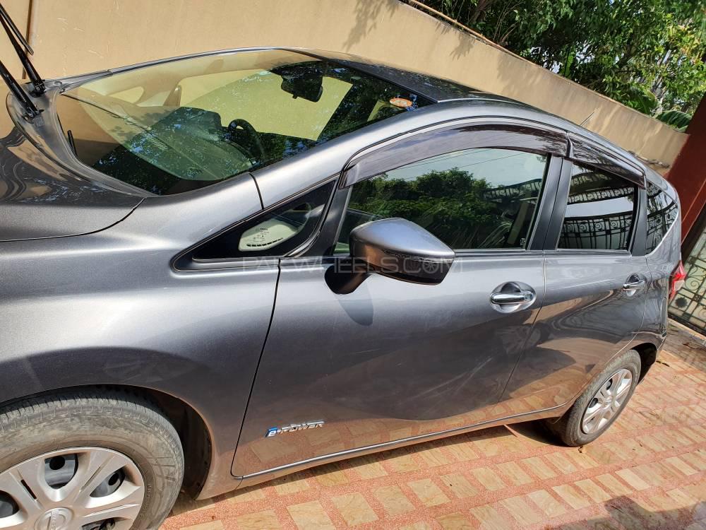 Nissan Note 2017 for Sale in Lahore Nissan Note 2017 for Sale in Lahore Image-9