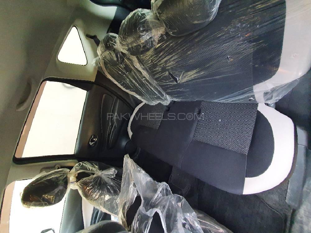 Nissan Note 2017 for Sale in Lahore Nissan Note 2017 for Sale in Lahore Image-16