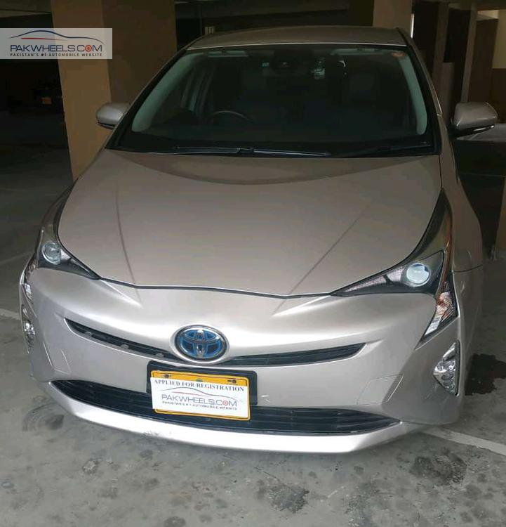 ٹویوٹا پریوس 2015 for Sale in کراچی Image-1