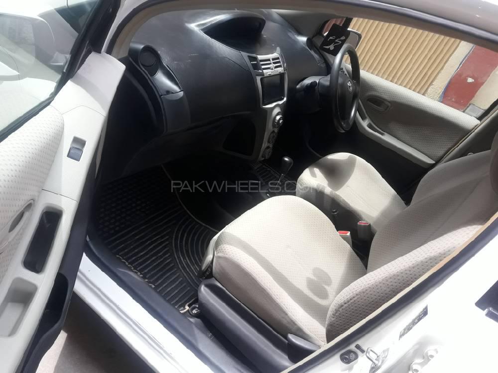 Toyota Vitz 2007 for Sale in Peshawar Image-1