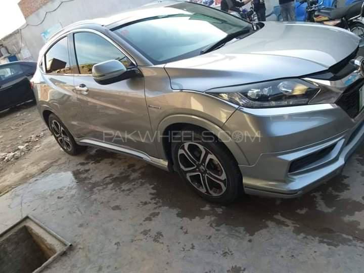 Honda Vezel 2015 for Sale in Sialkot Honda Vezel 2015 for Sale in Sialkot Image-4