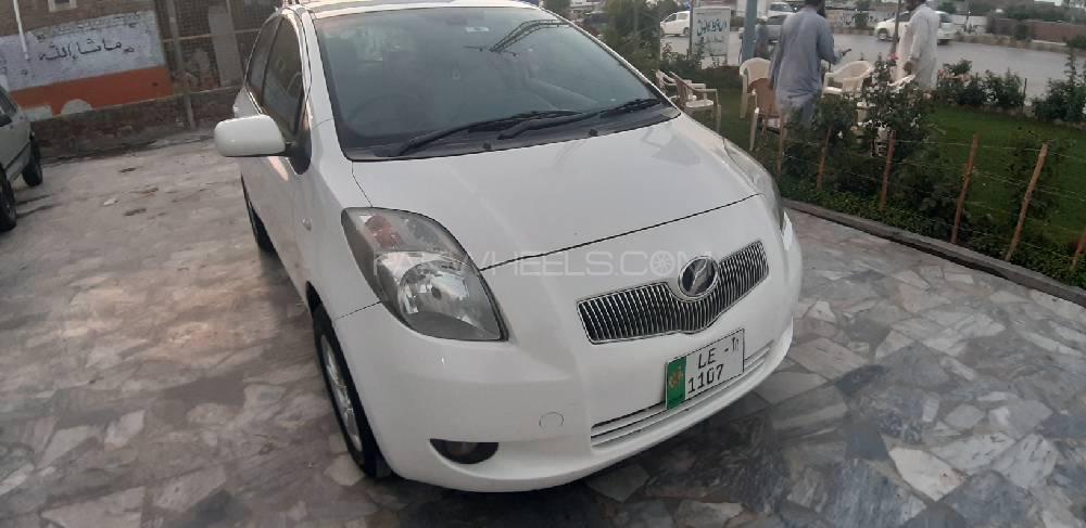 Toyota Vitz 2007 for Sale in Peshawar Image-1