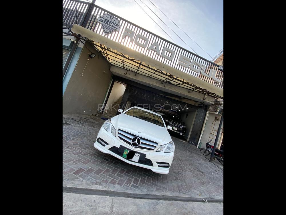 Mercedes Benz E Class Coupe 2012 for Sale in Lahore Mercedes Benz E Class Coupe 2012 for Sale in Lahore Image-14