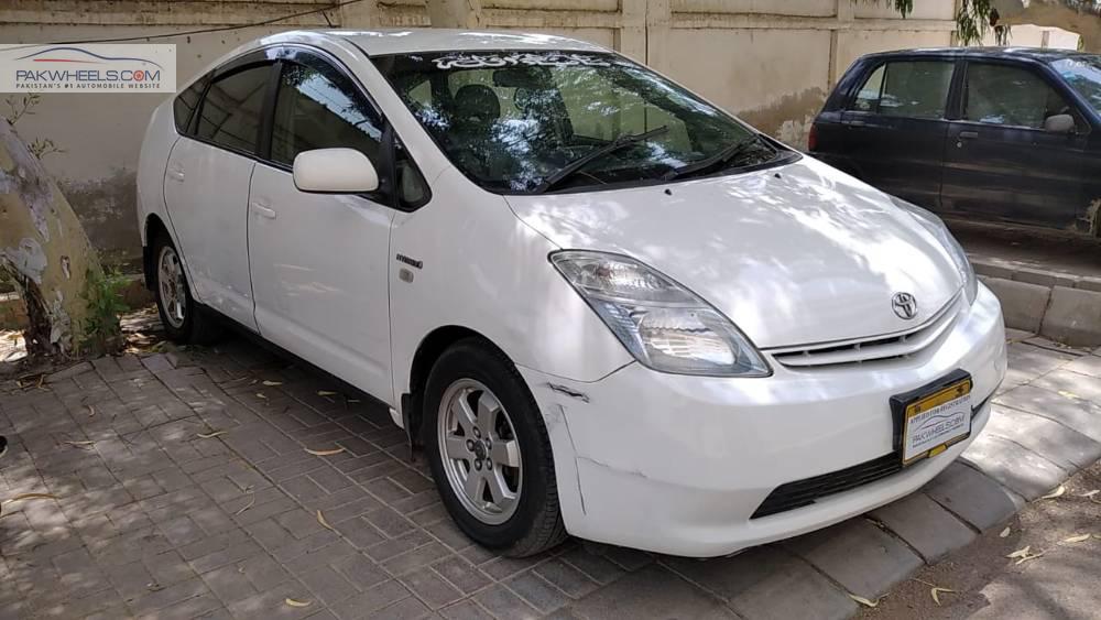 Toyota Prius 2011 for Sale in Karachi Toyota Prius 2011 for Sale in Karachi Image-3