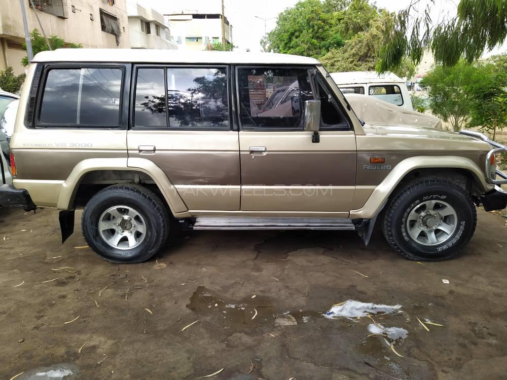 Mitsubishi Pajero 1990 for Sale in Karachi Mitsubishi Pajero 1990 for Sale in Karachi Image-6