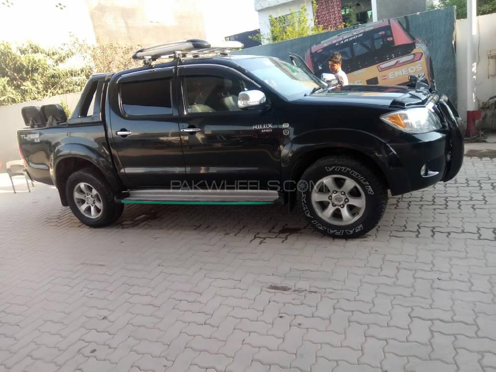 Toyota Hilux 2011 for Sale in Rawalpindi Toyota Hilux 2011 for Sale in Rawalpindi Image-8