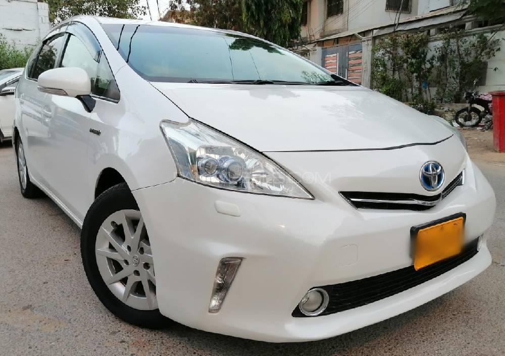Toyota Prius Alpha 2011 for Sale in Karachi Toyota Prius Alpha 2011 for Sale in Karachi Image-4