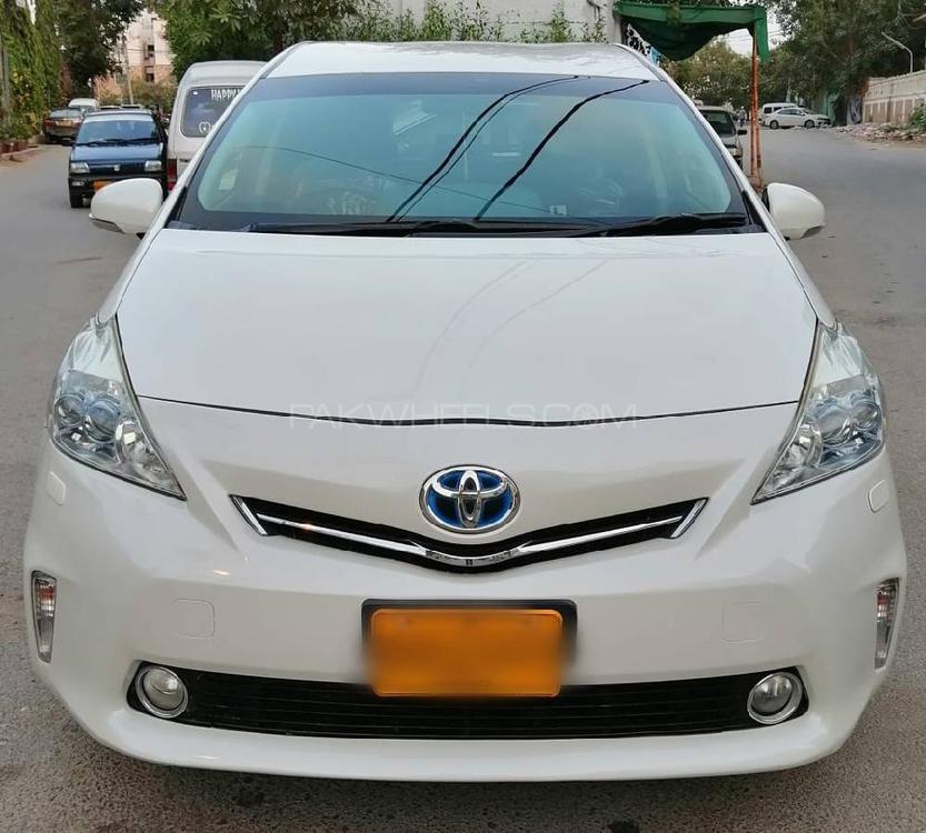 Toyota Prius Alpha 2011 for Sale in Karachi Toyota Prius Alpha 2011 for Sale in Karachi Image-8