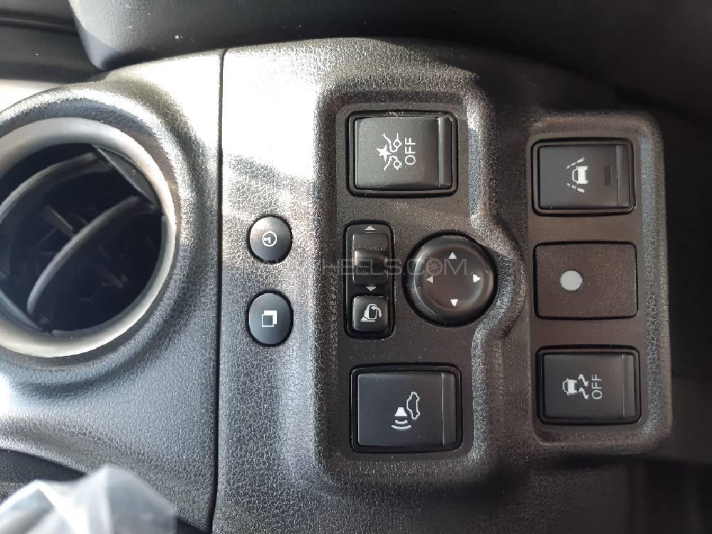 Nissan Note 2017 for Sale in Multan Nissan Note 2017 for Sale in Multan Image-12