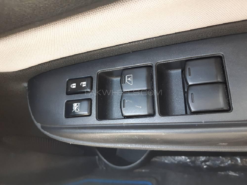 Nissan Note 2017 for Sale in Multan Nissan Note 2017 for Sale in Multan Image-13