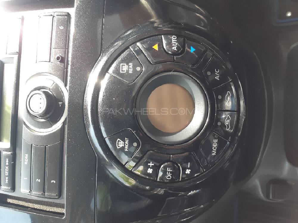 Nissan Note 2017 for Sale in Multan Nissan Note 2017 for Sale in Multan Image-9