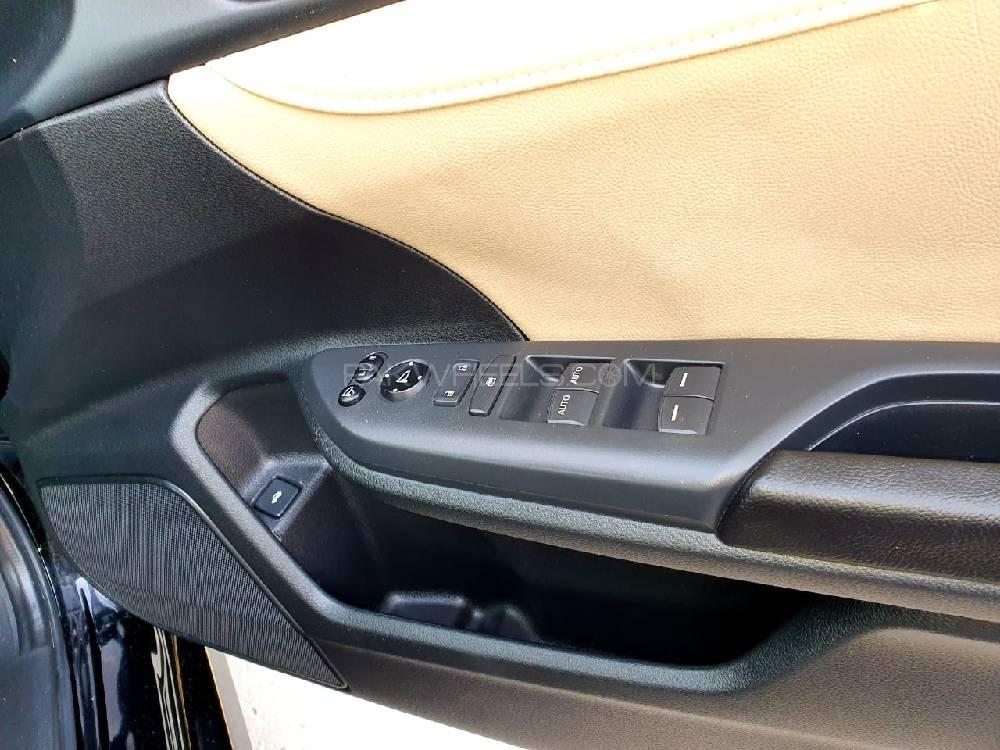 Honda Civic 2018 for Sale in Dera ismail khan Honda Civic 2018 for Sale in Dera ismail khan Image-6