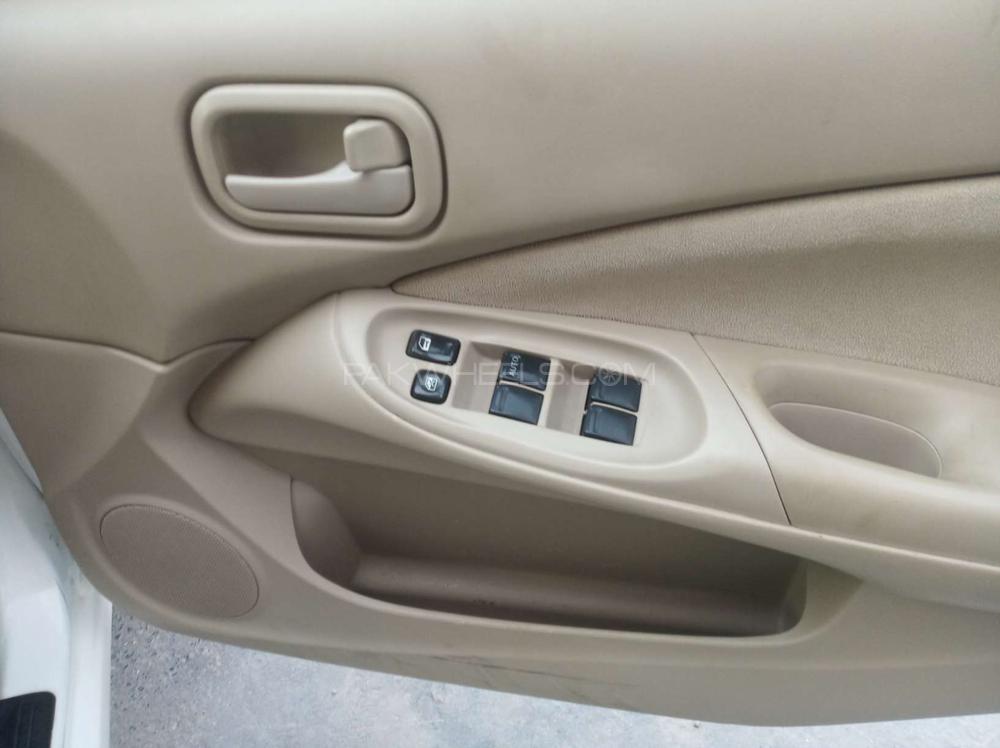 Nissan Sunny 2010 for Sale in Gujranwala Nissan Sunny 2010 for Sale in Gujranwala Image-9