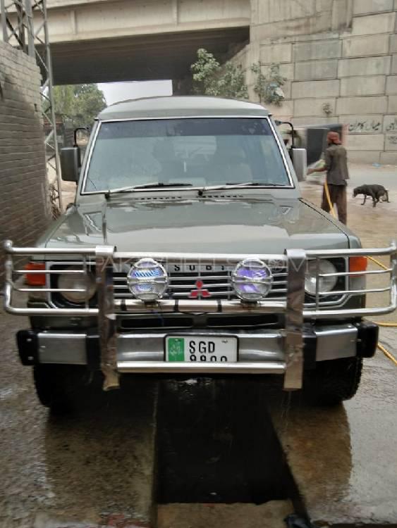 Mitsubishi Pajero 1987 for Sale in Lahore Mitsubishi Pajero 1987 for Sale in Lahore Image-2