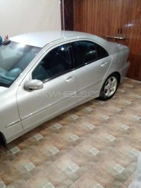 Mercedes Benz C Class - 2003  Mercedes Benz C Class - 2003  Image-2