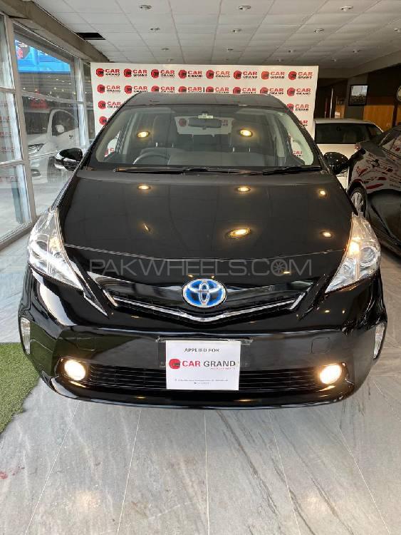 Toyota Prius Alpha 2014 for Sale in Peshawar Image-1