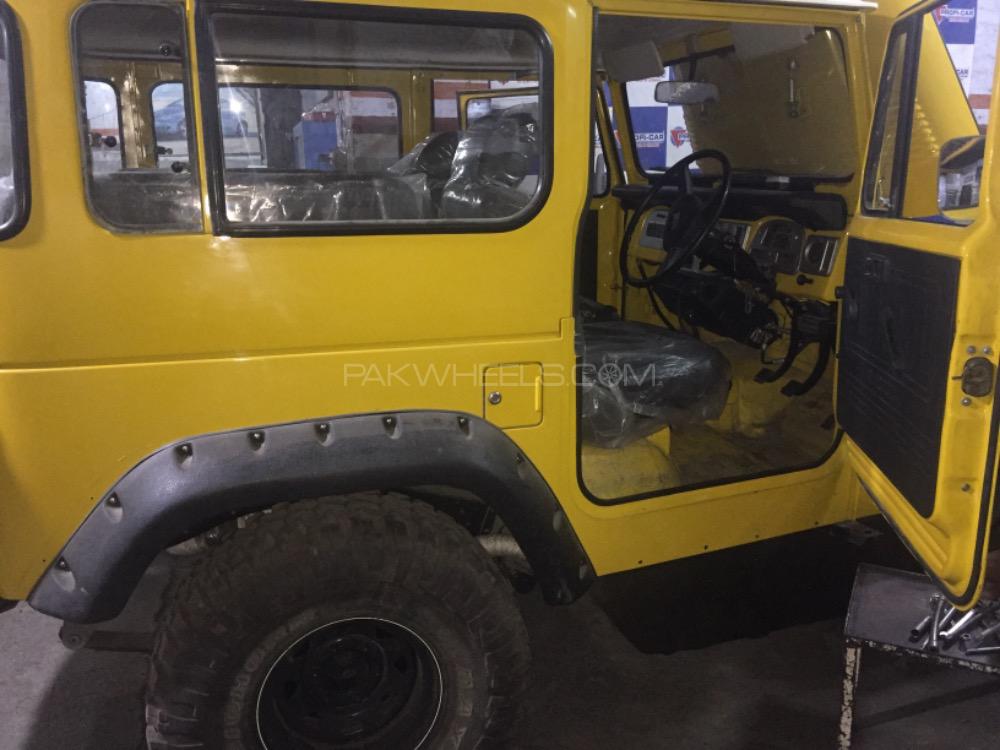 Toyota Land Cruiser - 1983  Toyota Land Cruiser - 1983  Image-2
