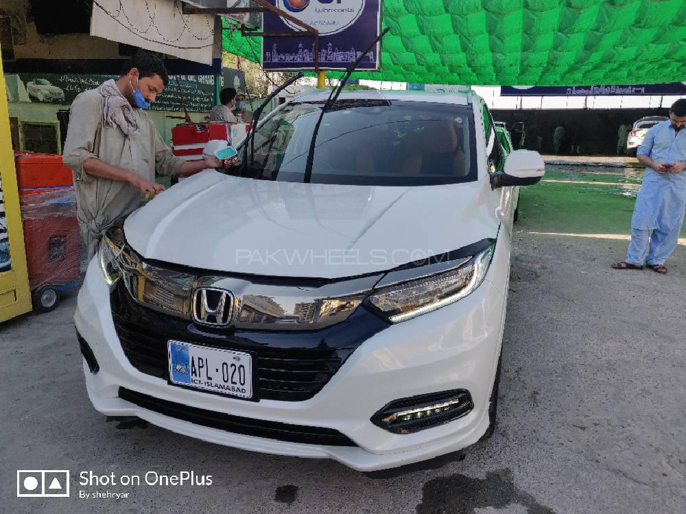 Honda Vezel 2018 for Sale in Peshawar Image-1