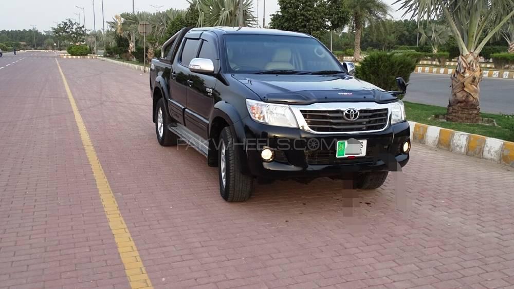 Toyota Hilux 2015 for Sale in Multan Toyota Hilux 2015 for Sale in Multan Image-6