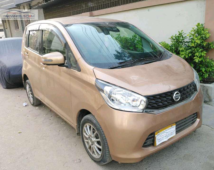 نسان ڈیز 2015 for Sale in کراچی نسان ڈیز 2015 for Sale in کراچی Image-2