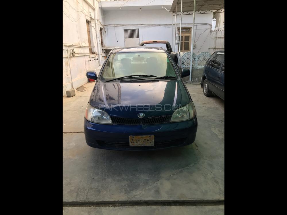 Toyota Platz 2002 for Sale in Karachi Image-1