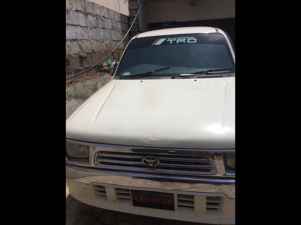 Toyota Hilux 1998 for Sale in Peshawar Toyota Hilux 1998 for Sale in Peshawar Image-4