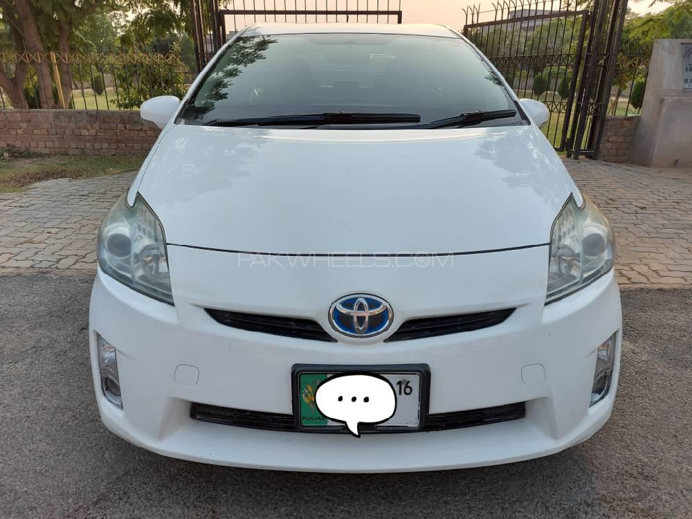 Toyota Prius 2011 for Sale in Lahore Image-1