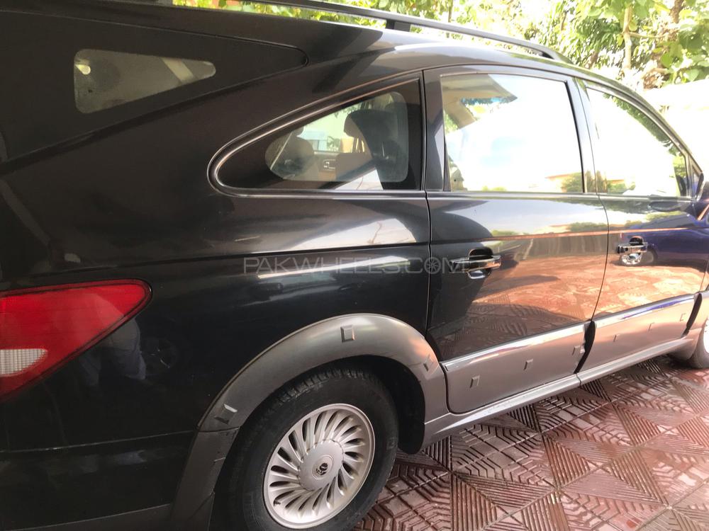 SsangYong Stavic 2005 for Sale in Islamabad Image-1